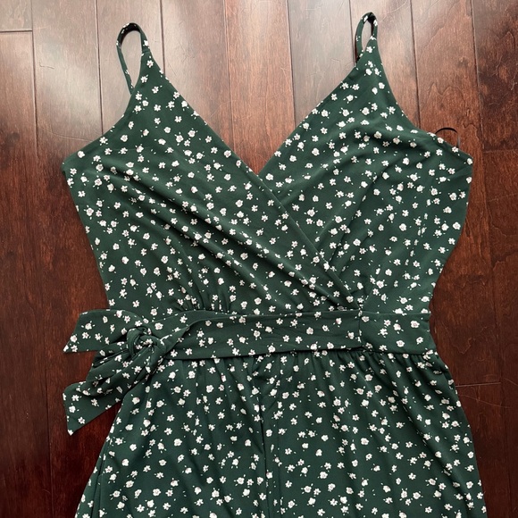 Kaileigh Rochelle Jumpsuit Size XL Dark Green Floral Waist Tie Wide Leg Stretch - Picture 2 of 8